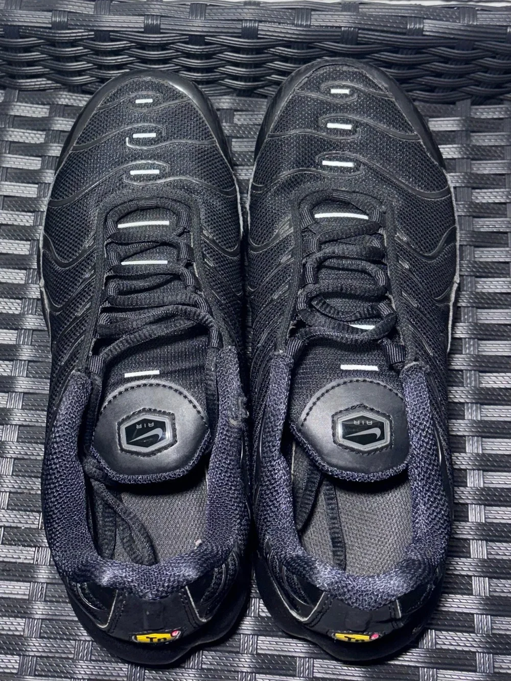 Nike Air Max Plus Size 6.5 Y Black Athletic Sneakers